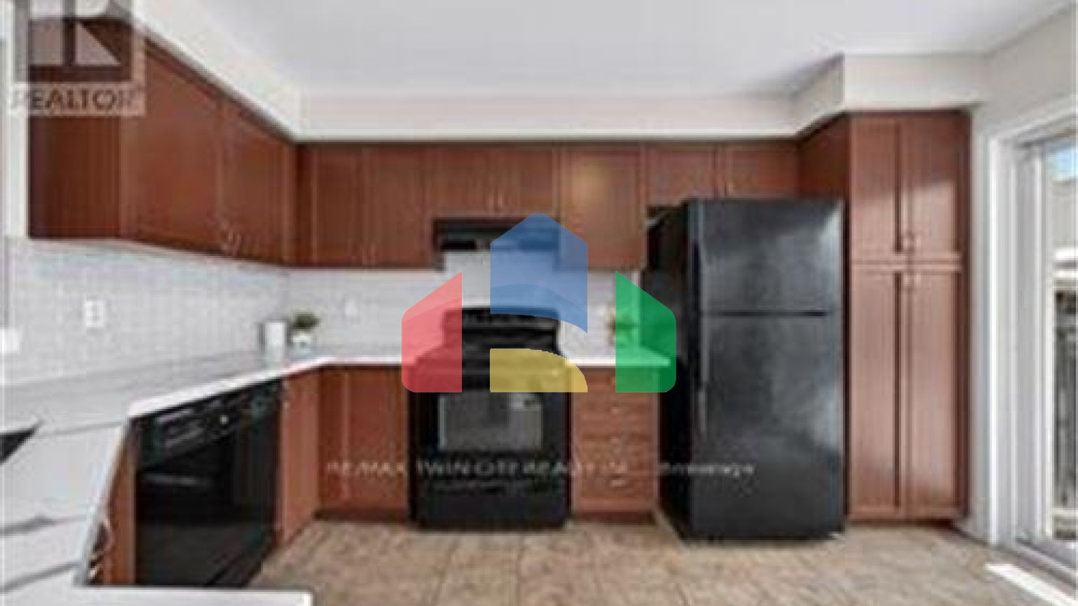 Residential - Single Family Home - Cambridge, Canada - Canada