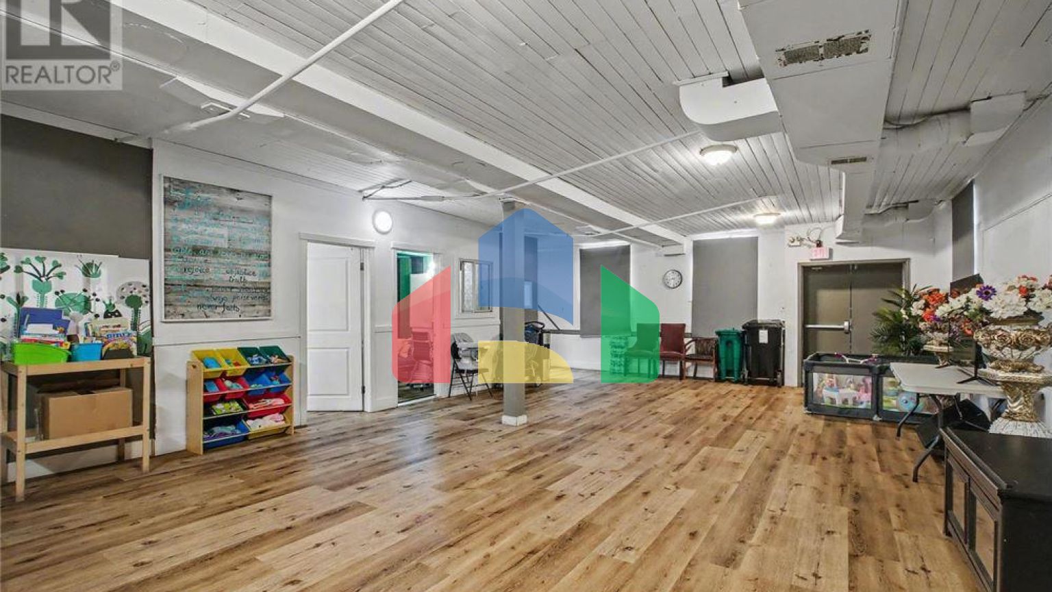 Commercial - Commercial/Retail - Cambridge, Canada - Canada