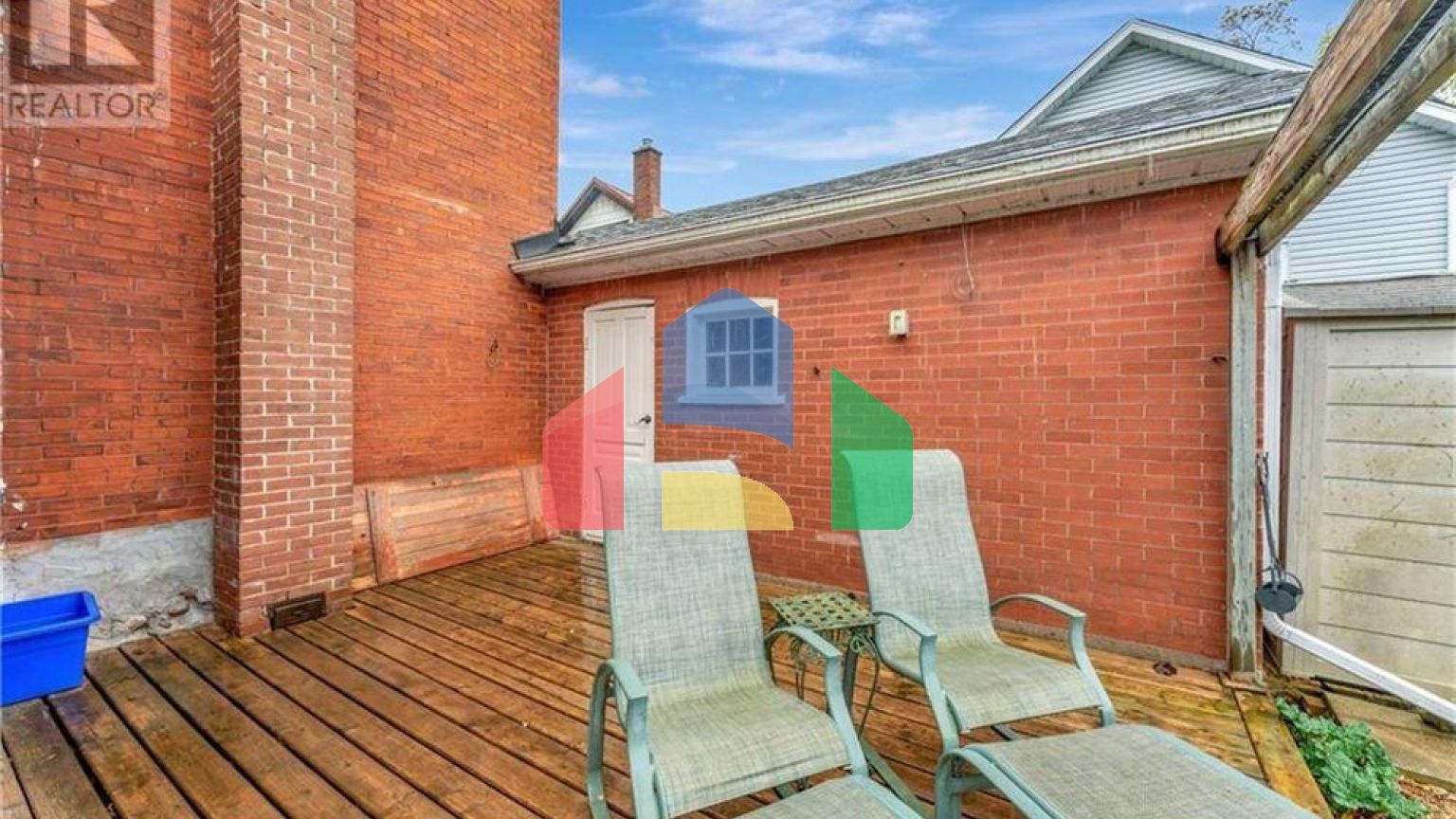 Residential - Single Family Home - Cambridge, Canada - Canada