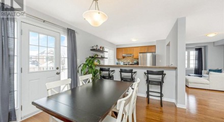 Residential - Single Family Home - Cambridge, Canada - Canada