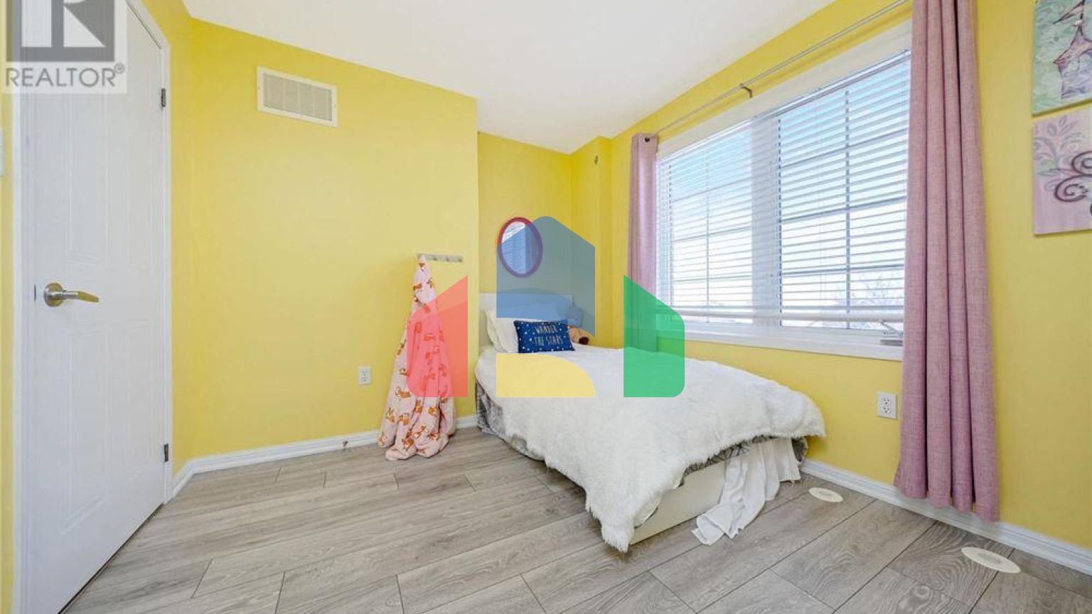 Residential - Single Family Home - Cambridge, Canada - Canada