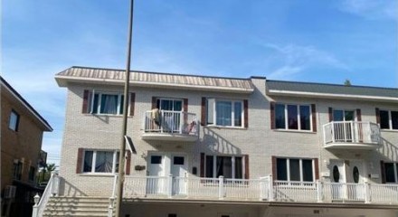 Residential - Triplex - Nouveau-Rosemont, Canada - Canada