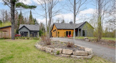 Residential - Bungalow - Morin-Heights, Canada - Canada