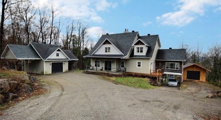 Residential - Two Level House - Saint-Hippolyte, Canada - Canada