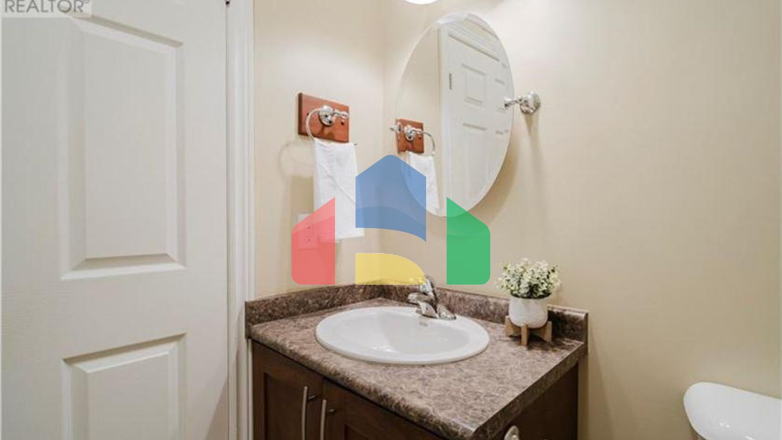 Residential - Condo/Apartment - New Hamburg, Canada - Canada