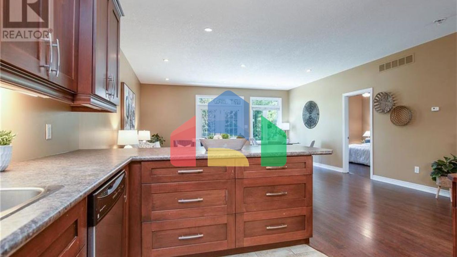 Residential - Condo/Apartment - New Hamburg, Canada - Canada