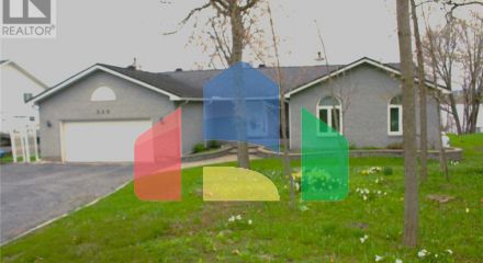 Residential - Single Family Home - Clarence-Rockland, Canada - Canada