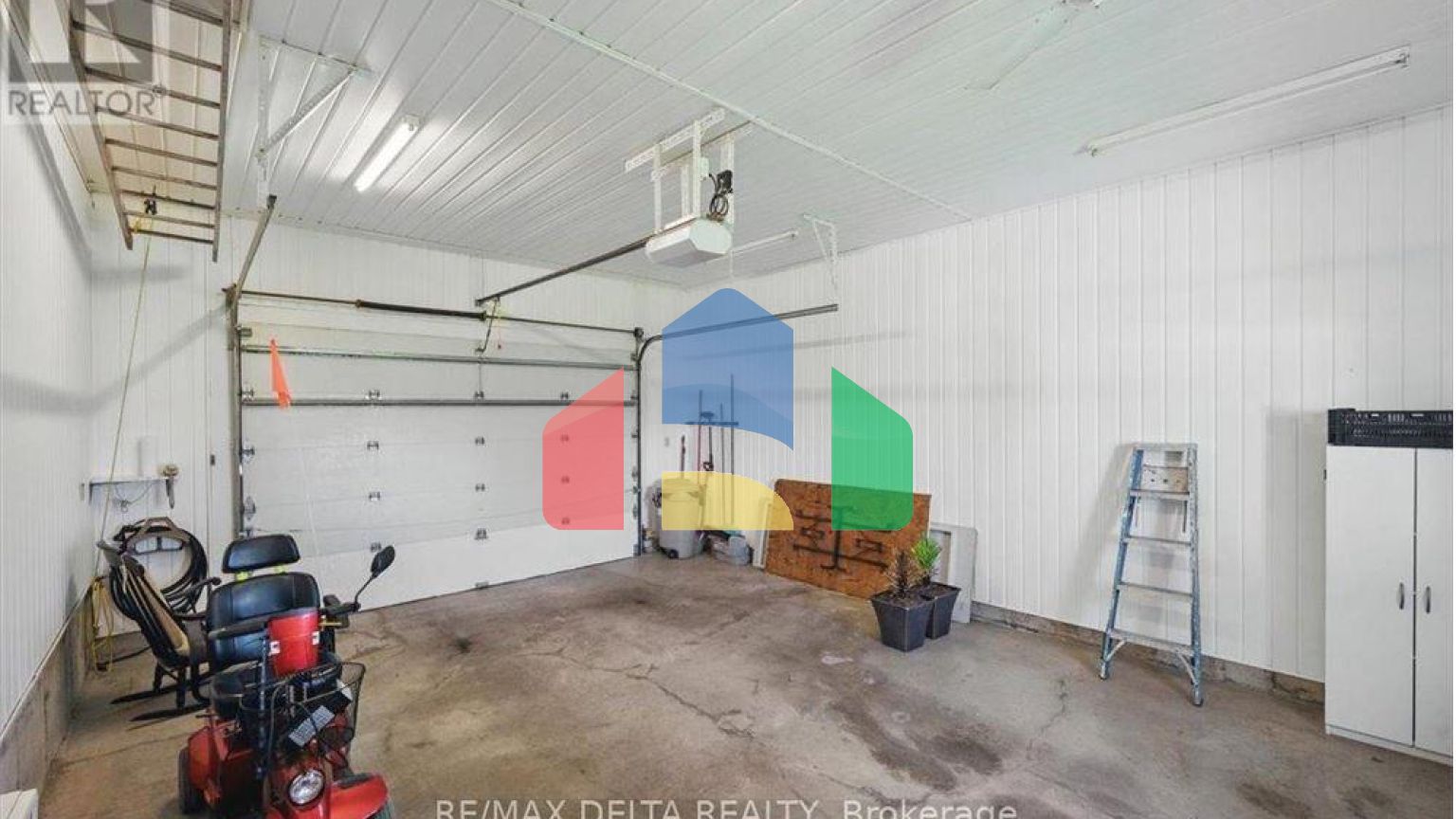 Residential - Single Family Home - Clarence-Rockland, Canada - Canada