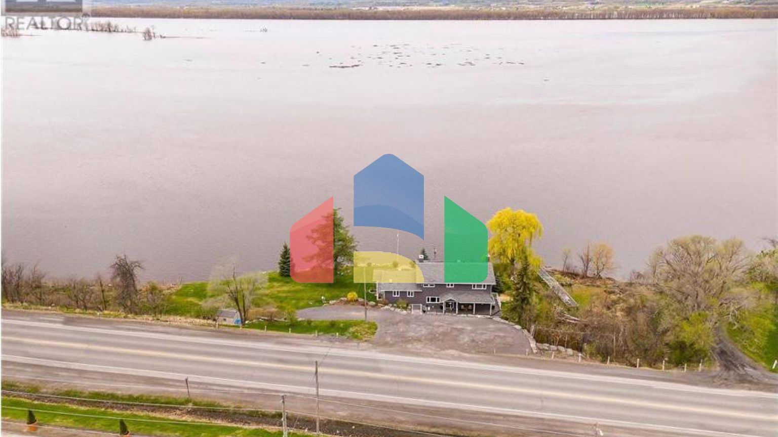 Residential - Single Family Home - Clarence-Rockland, Canada - Canada