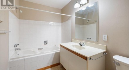 Residential - Condo/Apartment - Scugog, Canada - Canada