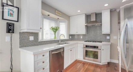 Residential - Single Family Home - New Westminster, Canada - Canada