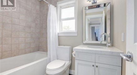 Residential - Single Family Home - New Westminster, Canada - Canada