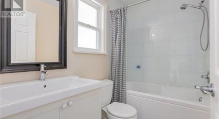 Residential - Single Family Home - New Westminster, Canada - Canada