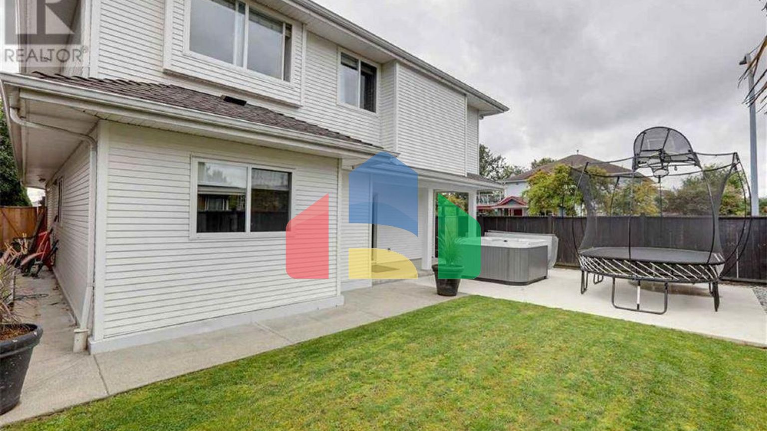 Residential - Single Family Home - New Westminster, Canada - Canada