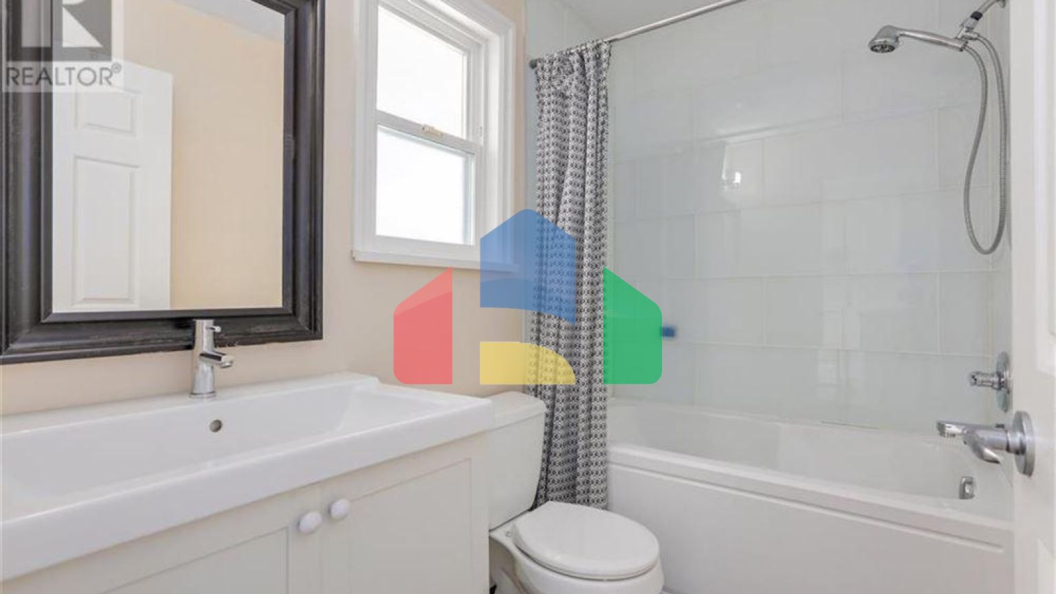 Residential - Single Family Home - New Westminster, Canada - Canada