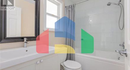 Residential - Single Family Home - New Westminster, Canada - Canada