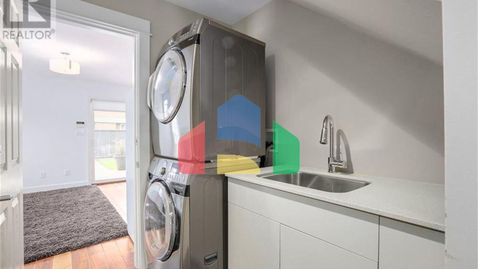 Residential - Single Family Home - New Westminster, Canada - Canada