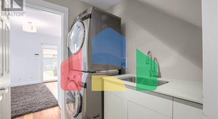 Residential - Single Family Home - New Westminster, Canada - Canada