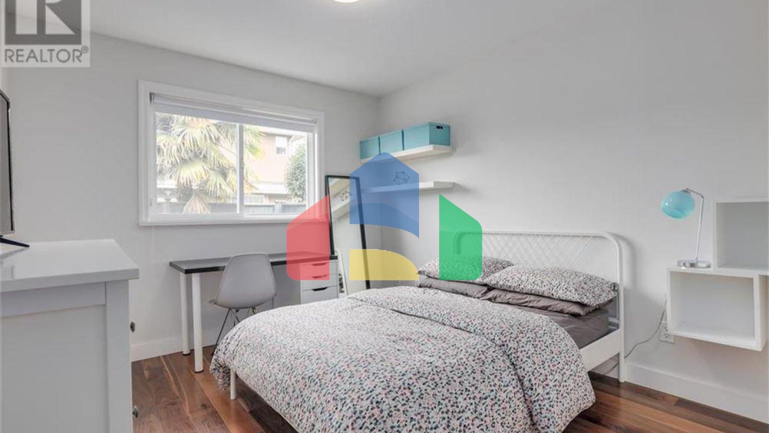 Residential - Single Family Home - New Westminster, Canada - Canada