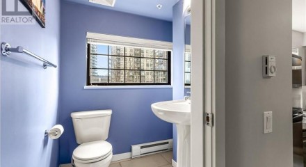 Residential - Townhouse - New Westminster, Canada - Canada