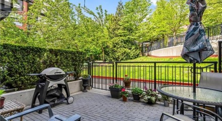 Residential - Townhouse - New Westminster, Canada - Canada