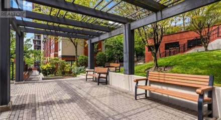 Residential - Townhouse - New Westminster, Canada - Canada