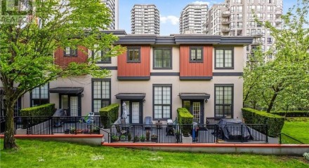 Residential - Townhouse - New Westminster, Canada - Canada