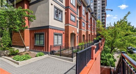Residential - Townhouse - New Westminster, Canada - Canada