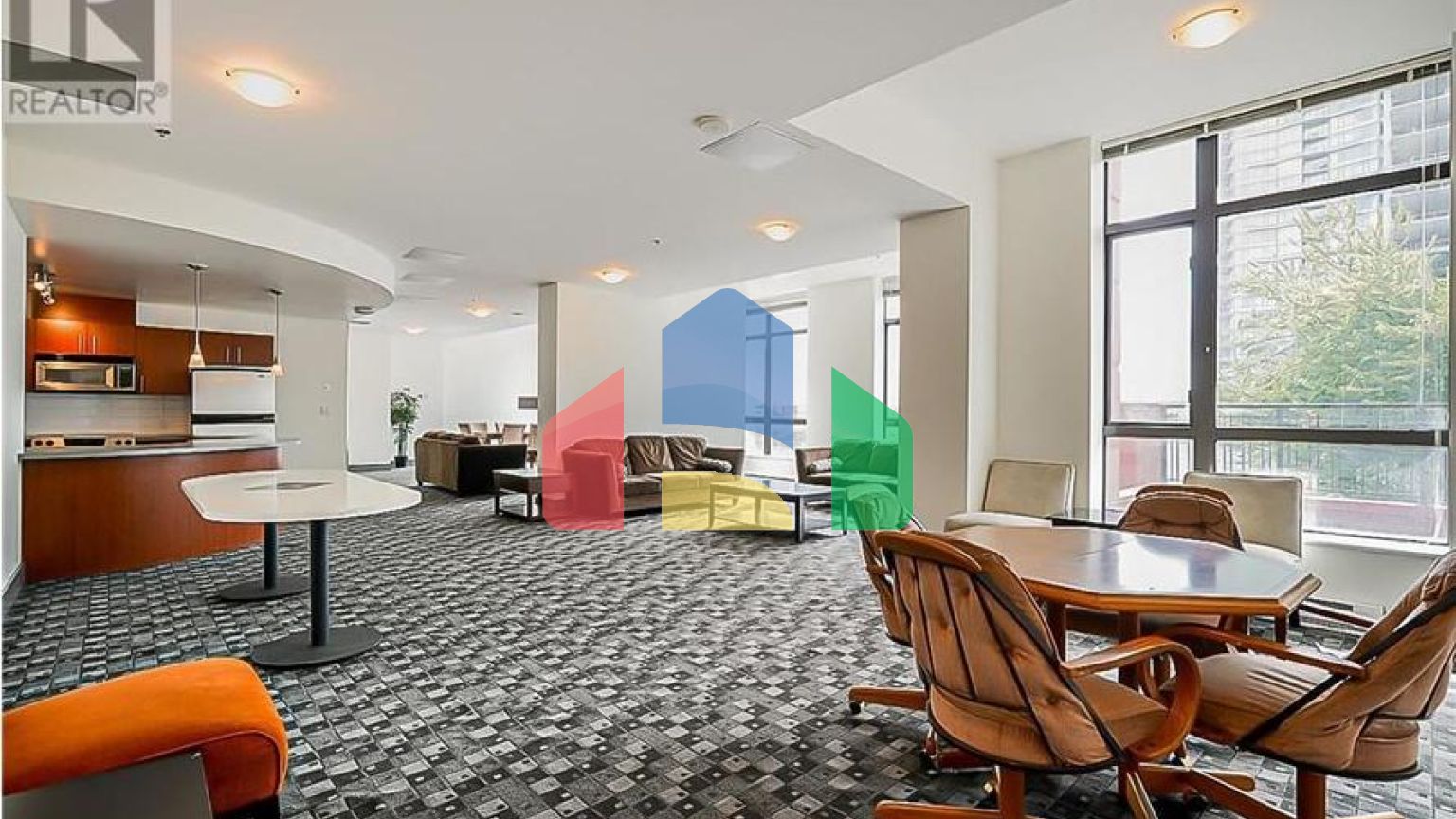 Residential - Townhouse - New Westminster, Canada - Canada