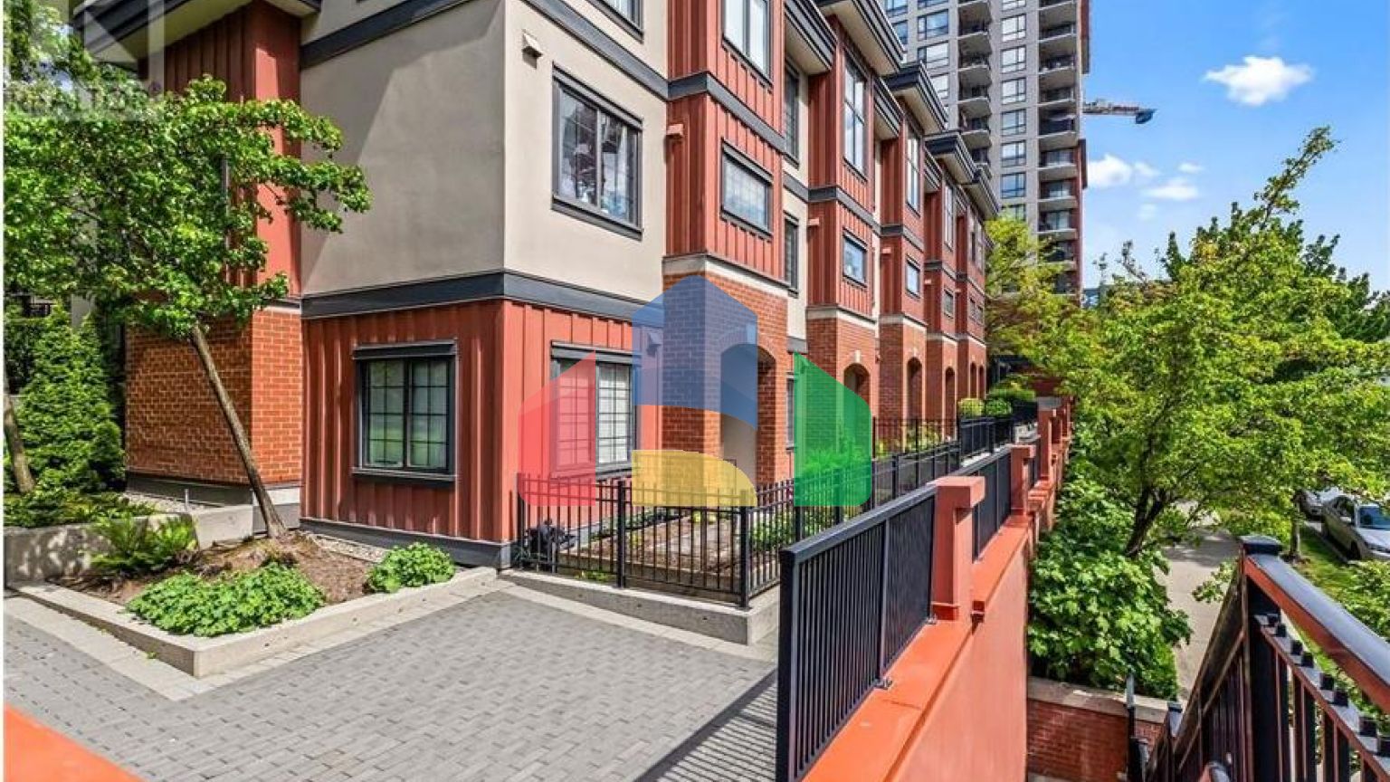 Residential - Townhouse - New Westminster, Canada - Canada