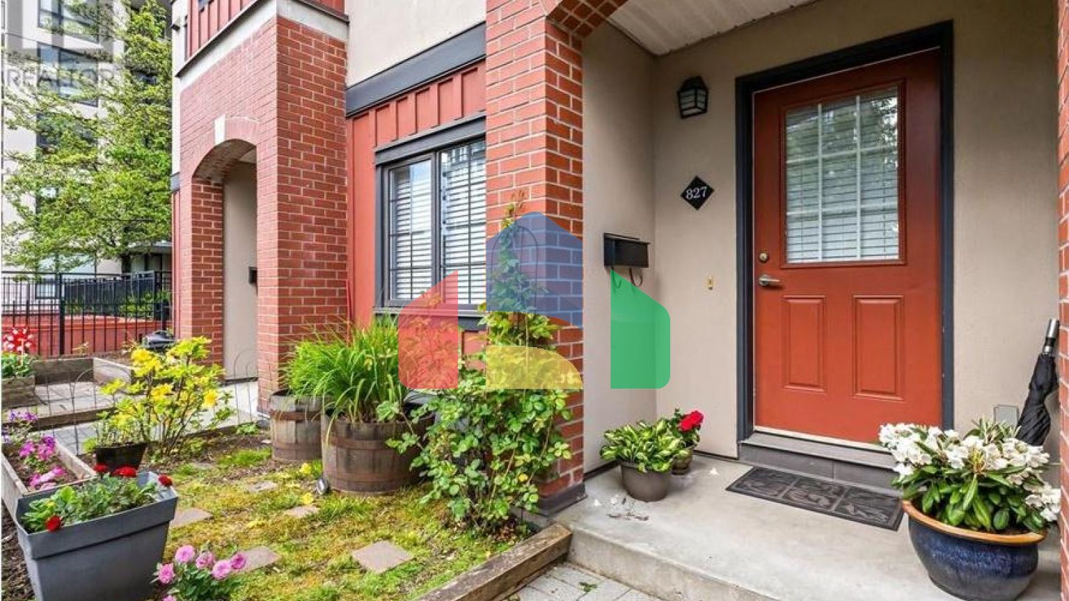 Residential - Townhouse - New Westminster, Canada - Canada