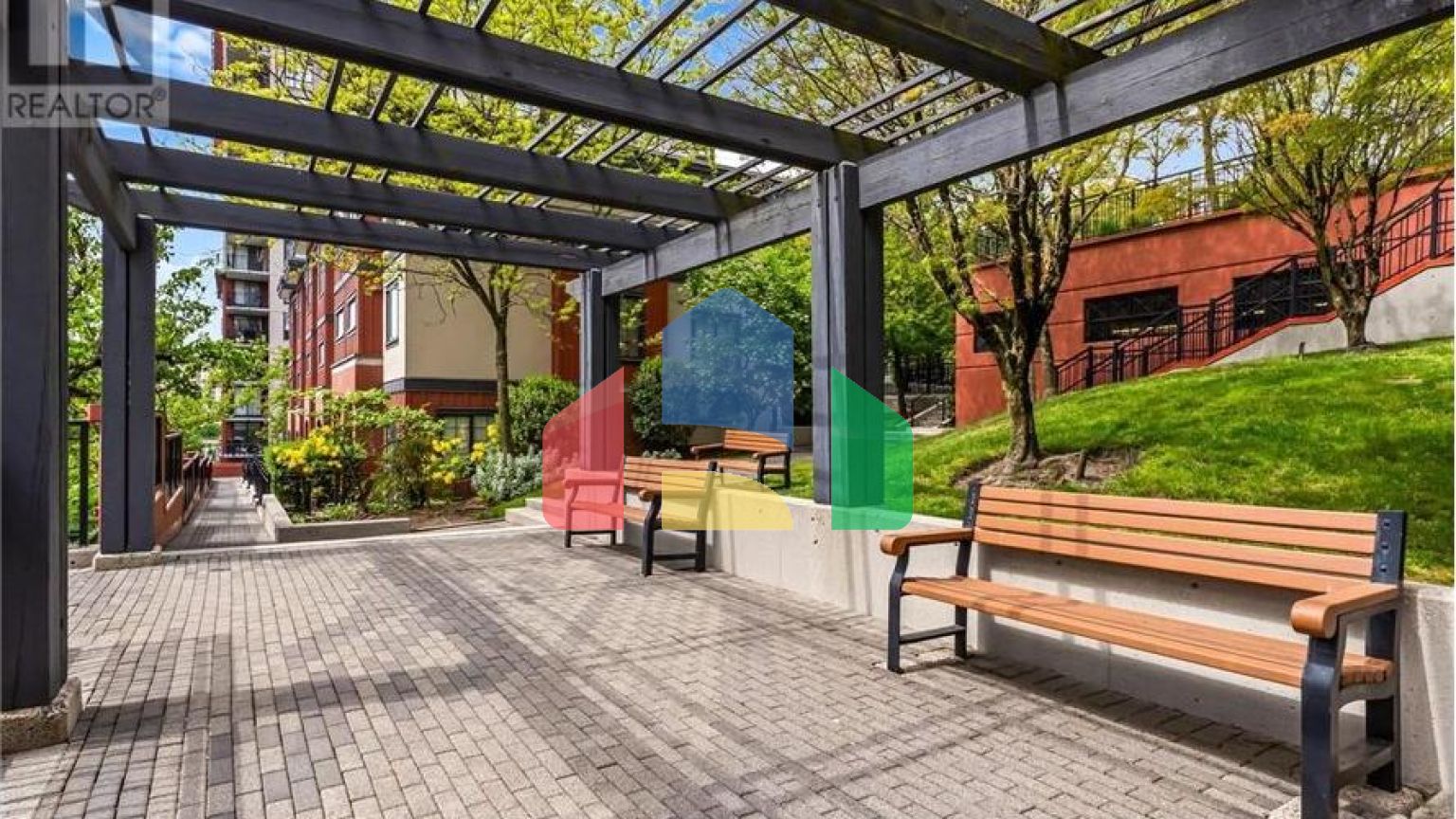 Residential - Townhouse - New Westminster, Canada - Canada