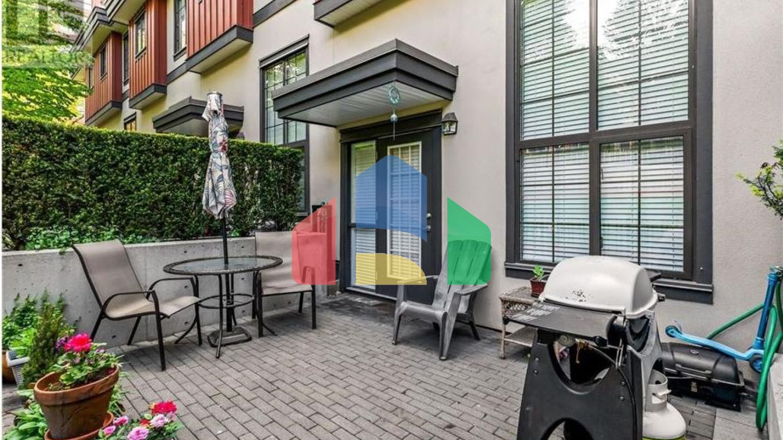 Residential - Townhouse - New Westminster, Canada - Canada