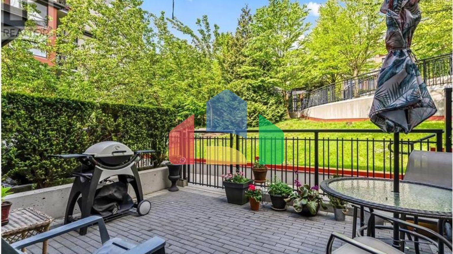 Residential - Townhouse - New Westminster, Canada - Canada