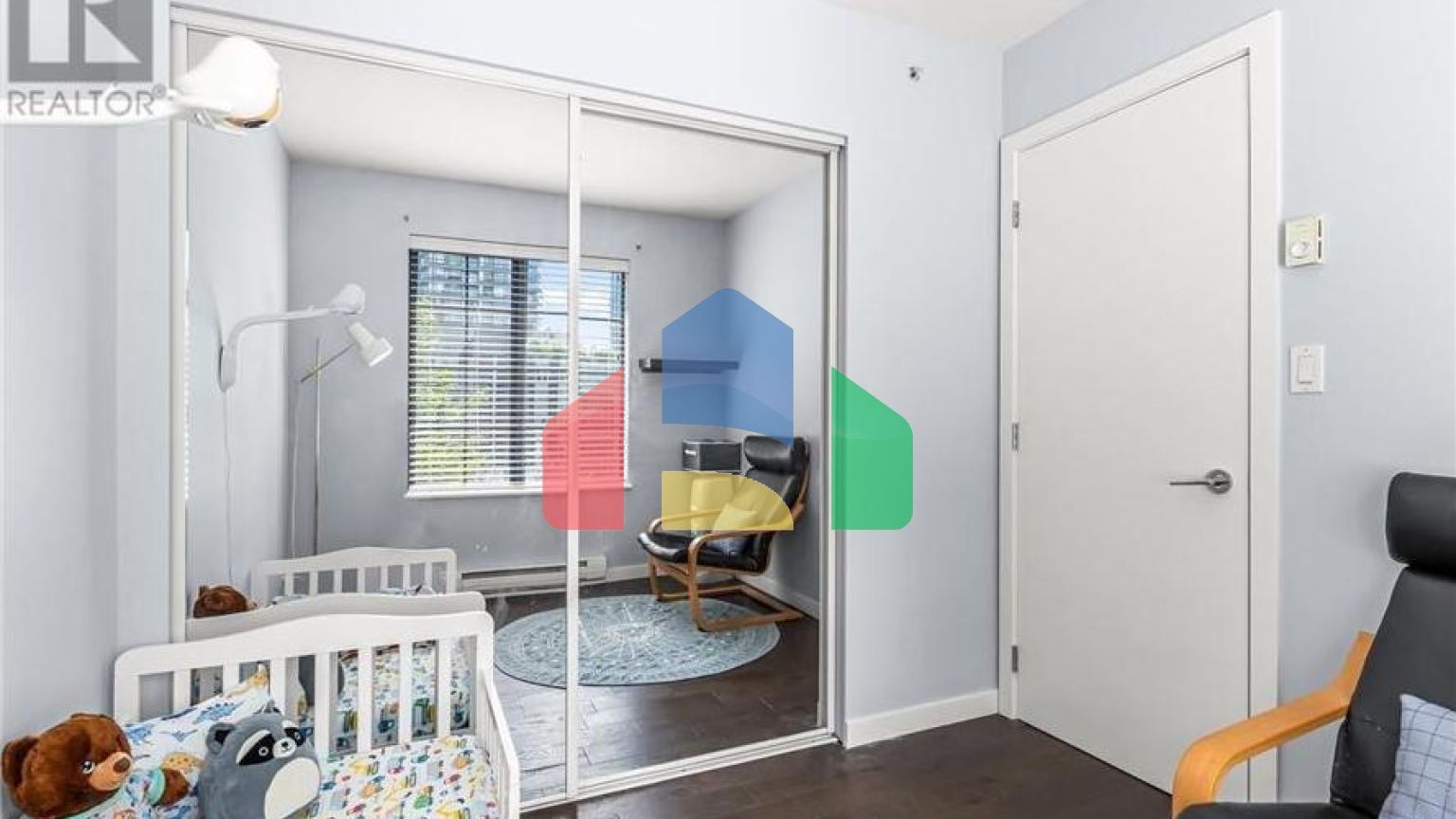 Residential - Townhouse - New Westminster, Canada - Canada