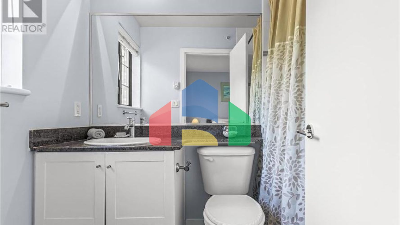 Residential - Townhouse - New Westminster, Canada - Canada