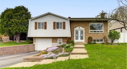 Residential - Bungalow - Saint-Hubert, Canada - Canada