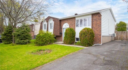 Residential - Bungalow - Saint-Hubert, Canada - Canada