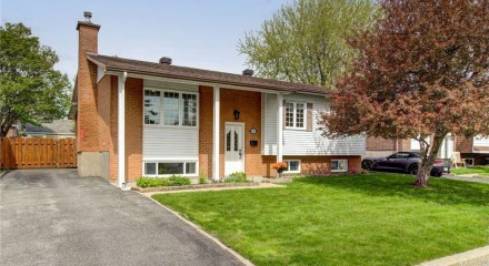 Residential - Bungalow - Saint-Hubert, Canada - Canada