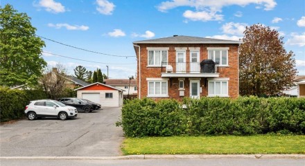 Residential - Triplex - Saint-Hubert, Canada - Canada