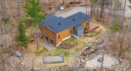 Residential - Bungalow - Val-des-Monts, Canada - Canada