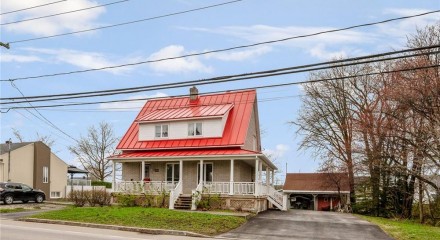 Residential - Bungalow - L'Ancienne-Lorette, Canada - Canada