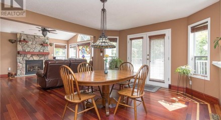 Residential - Single Family Home - Saanich, Canada - Canada
