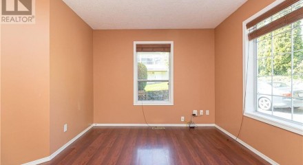 Residential - Single Family Home - Saanich, Canada - Canada