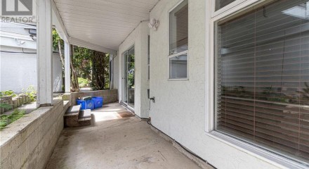 Residential - Single Family Home - Saanich, Canada - Canada