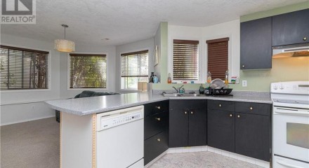 Residential - Single Family Home - Saanich, Canada - Canada