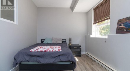 Residential - Single Family Home - Saanich, Canada - Canada