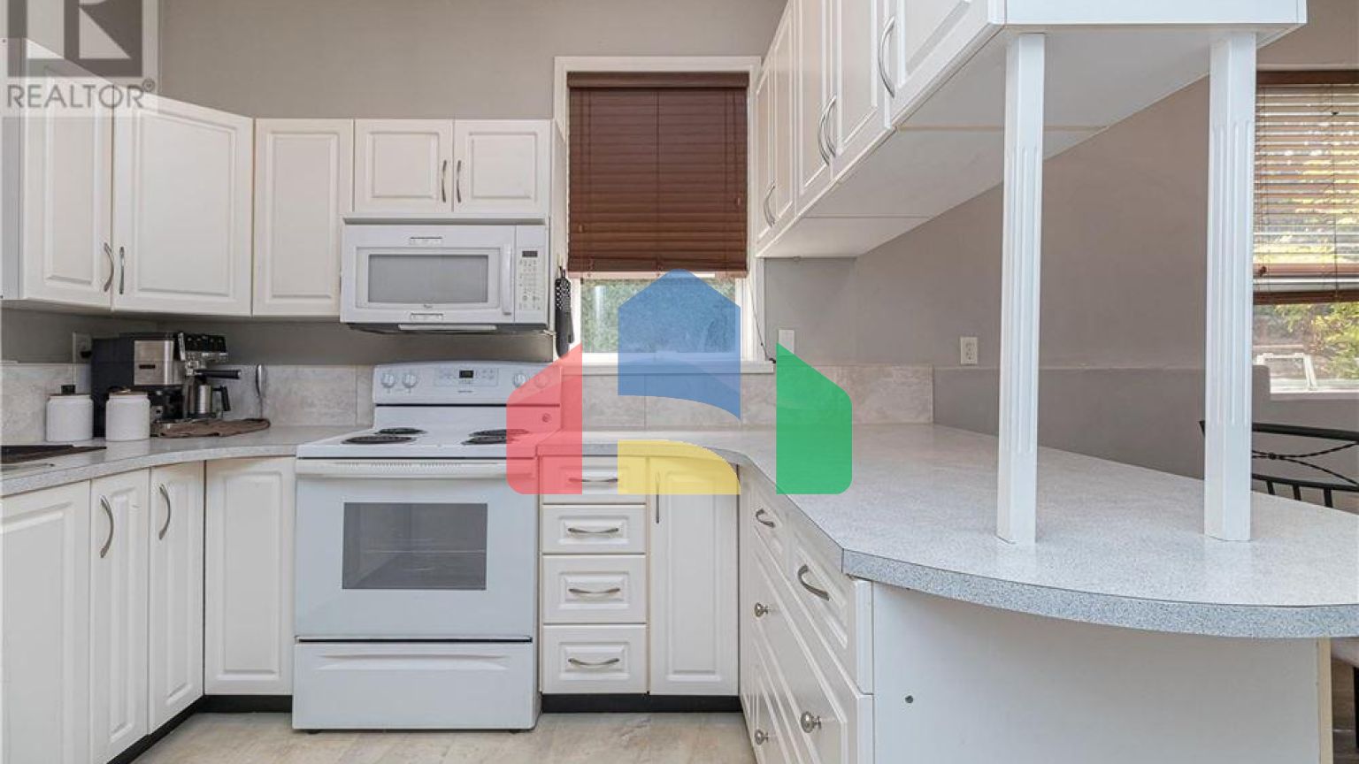 Residential - Single Family Home - Saanich, Canada - Canada