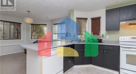 Residential - Single Family Home - Saanich, Canada - Canada Residential - Single Family Home - Saanich, Canada - Canada