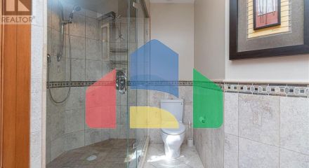 Residential - Single Family Home - Saanich, Canada - Canada